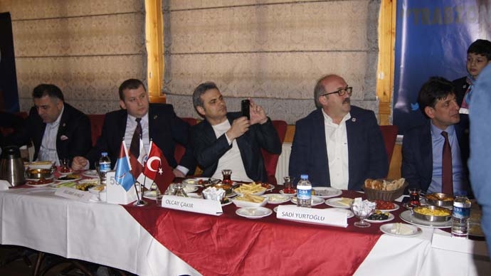 Usta Kuzey Yıldızı'nın kahvaltısında konuştu