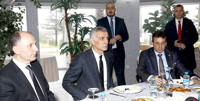 Adaylar Biraraya Geldi
