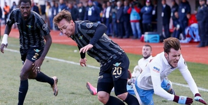 Akhisar sendromu sürüyor