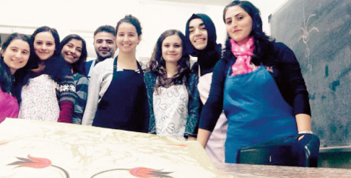 Atina’da ebru öğretecek