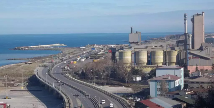 Çimento işçileri iş istedi