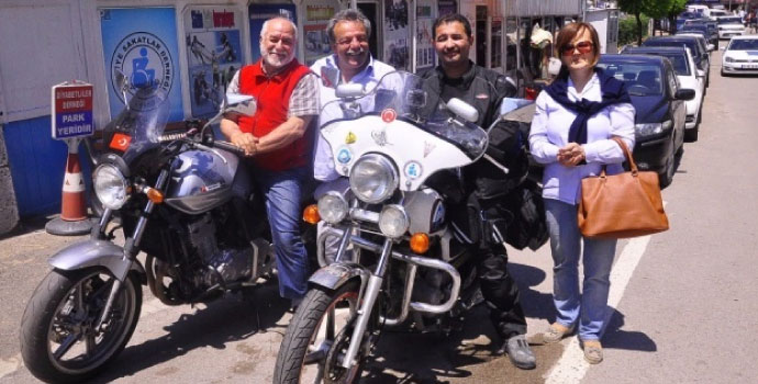 Engellilerin iradesini sergiliyor