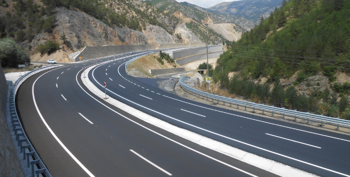 Gümrükçüoğlu Güney Çevre Yolu'nun önemine dikkat çekti.