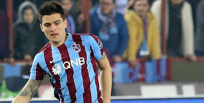 Okay da imzalıyor
