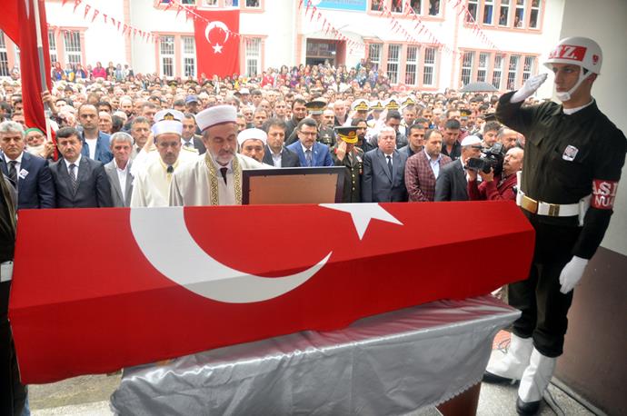 Şalpazarı şehidini uğurladı