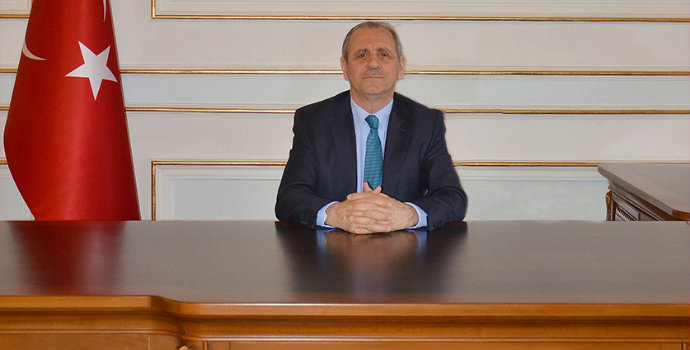 Trabzonlu vali kalp krizi geçirdi!