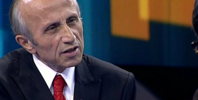 Yaşar Nuri Öztürk öldü